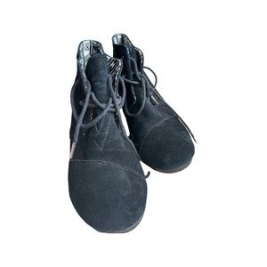 Toms black suede wedge bootie size 9. Worn once